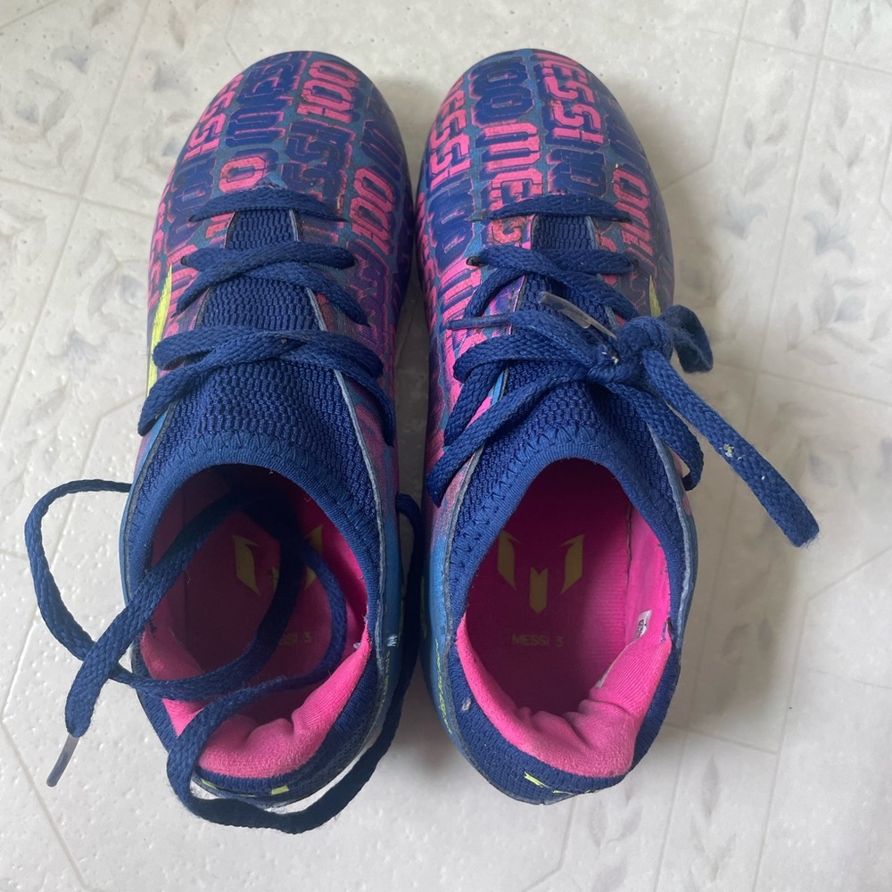 Adidas Messi 100 soccer cleats boy size 1